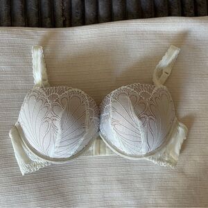 Wonder Bra Women's Lace Underwire Bra in Cream Medium New 38D